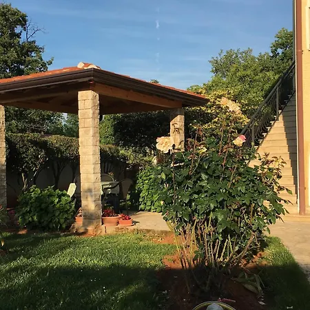 Graceful With Barbecue Area Пореч